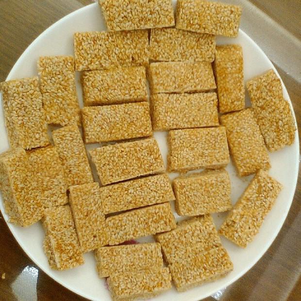 芝麻糖,无水无油香脆芝麻糖,这款芝麻糖酥脆,面条不错鼻孔出口感图片