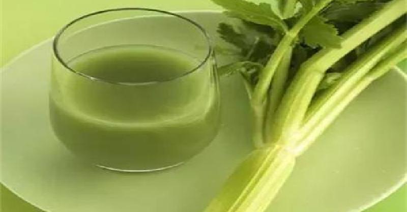 鲜榨蔬菜汁越来越受现代人的欢迎,早晨喝一杯新鲜蔬菜汁是一种不错的