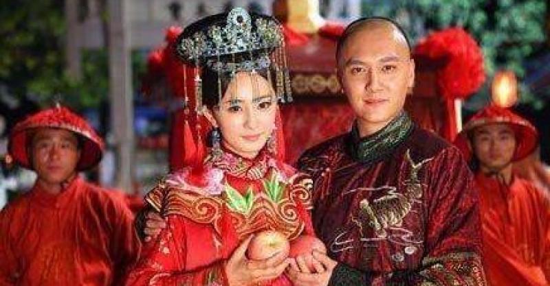 清朝公主出嫁,必須先讓宮女去試駙馬一晚,只試身體不試感情,最後宮女的