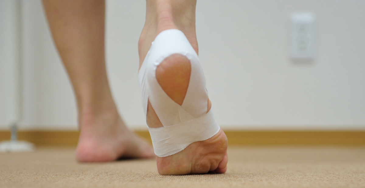 根治「足底筋膜炎」免动刀:5分钟「抬脚伸展」自动好