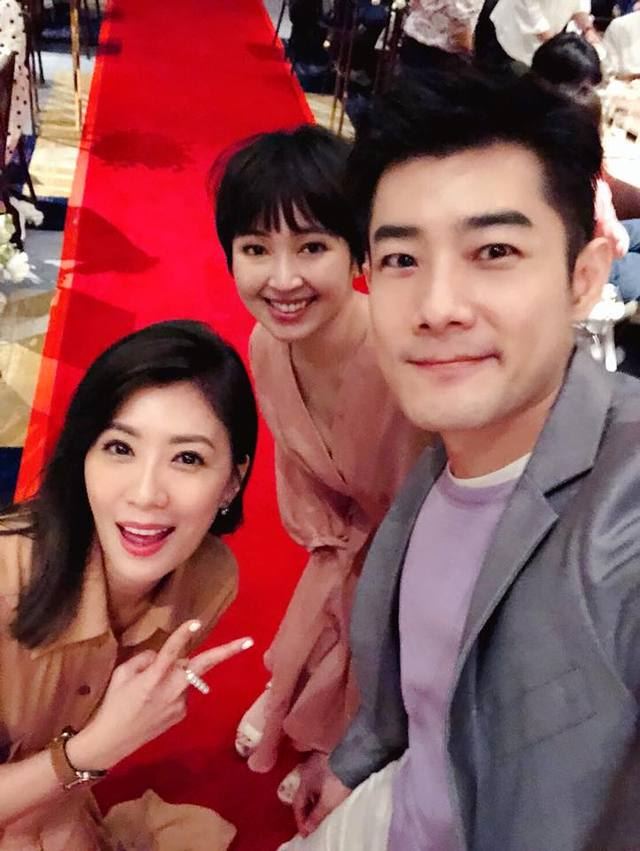 26年都没变!蔡灿得同框贾静雯 《母鸡带小鸭》粉丝感动哭