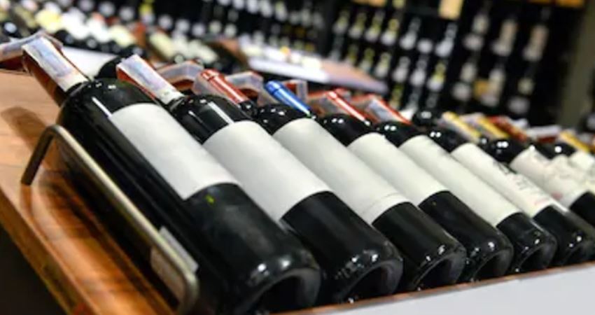 家家都有喝完的空酒瓶特别是爱喝酒的人家里更是各种各样的酒瓶都有那